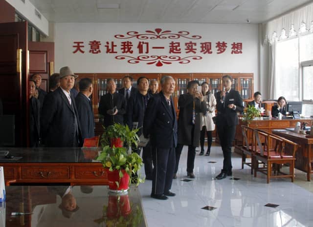 兗州區(qū)人大、政協(xié)領(lǐng)導(dǎo)蒞臨天意機(jī)械參觀考察