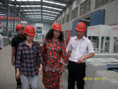 2012.7.21日坦桑尼亞總統(tǒng)夫人來我公司參觀指導(dǎo)、洽談合作