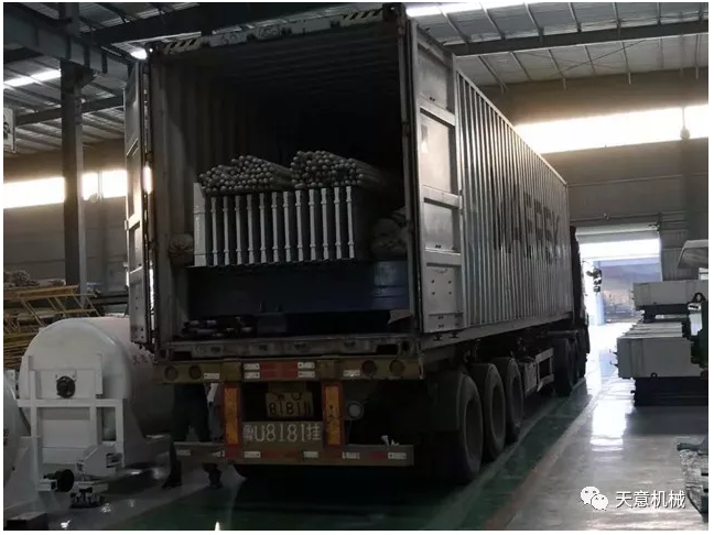 天意機(jī)械為柬埔寨客戶加工生產(chǎn)年產(chǎn)80萬平方輕質(zhì)墻板生產(chǎn)線成功裝車啟運(yùn)！